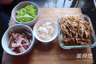 青椒肉片炒笋干